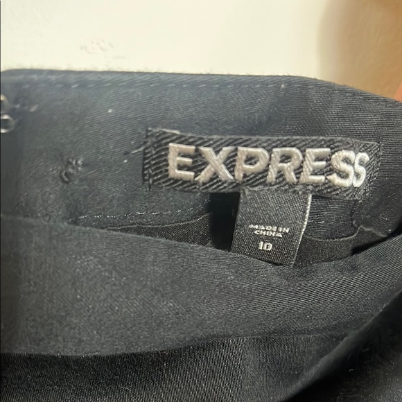 Express Classic Black Skirt - Picture 2 of 4